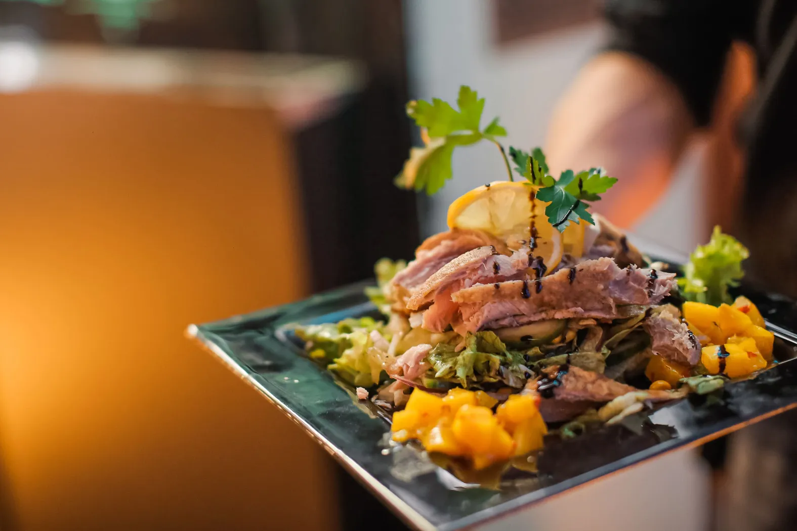 رستوران هفت خان